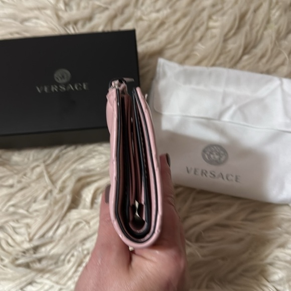 New without tags Versace Medusa card case compact wallet - Picture 5 of 9
